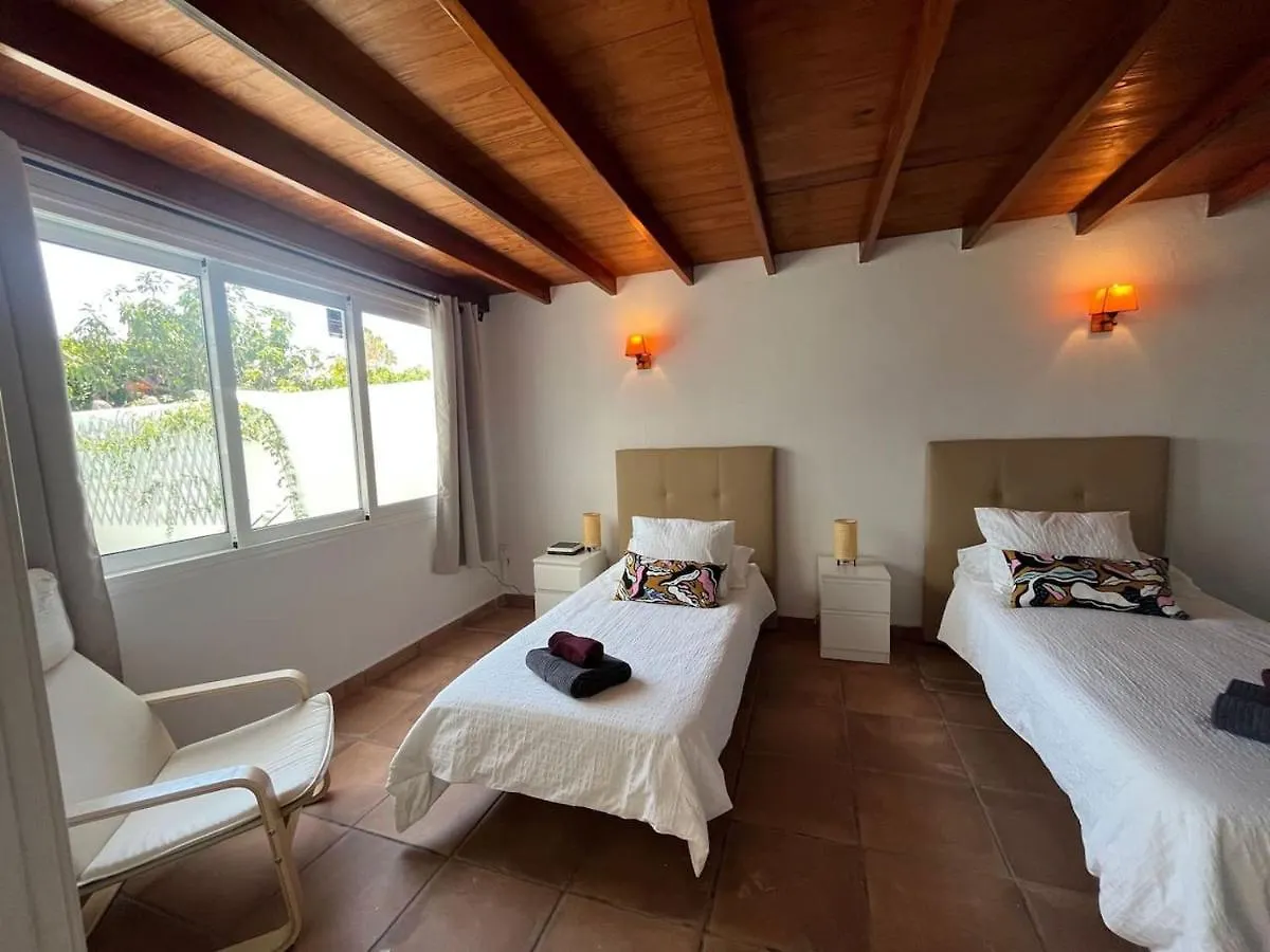 Villa Anna With Heated Pool Puerto del Carmen  0*, Puerto del Carmen (Lanzarote)