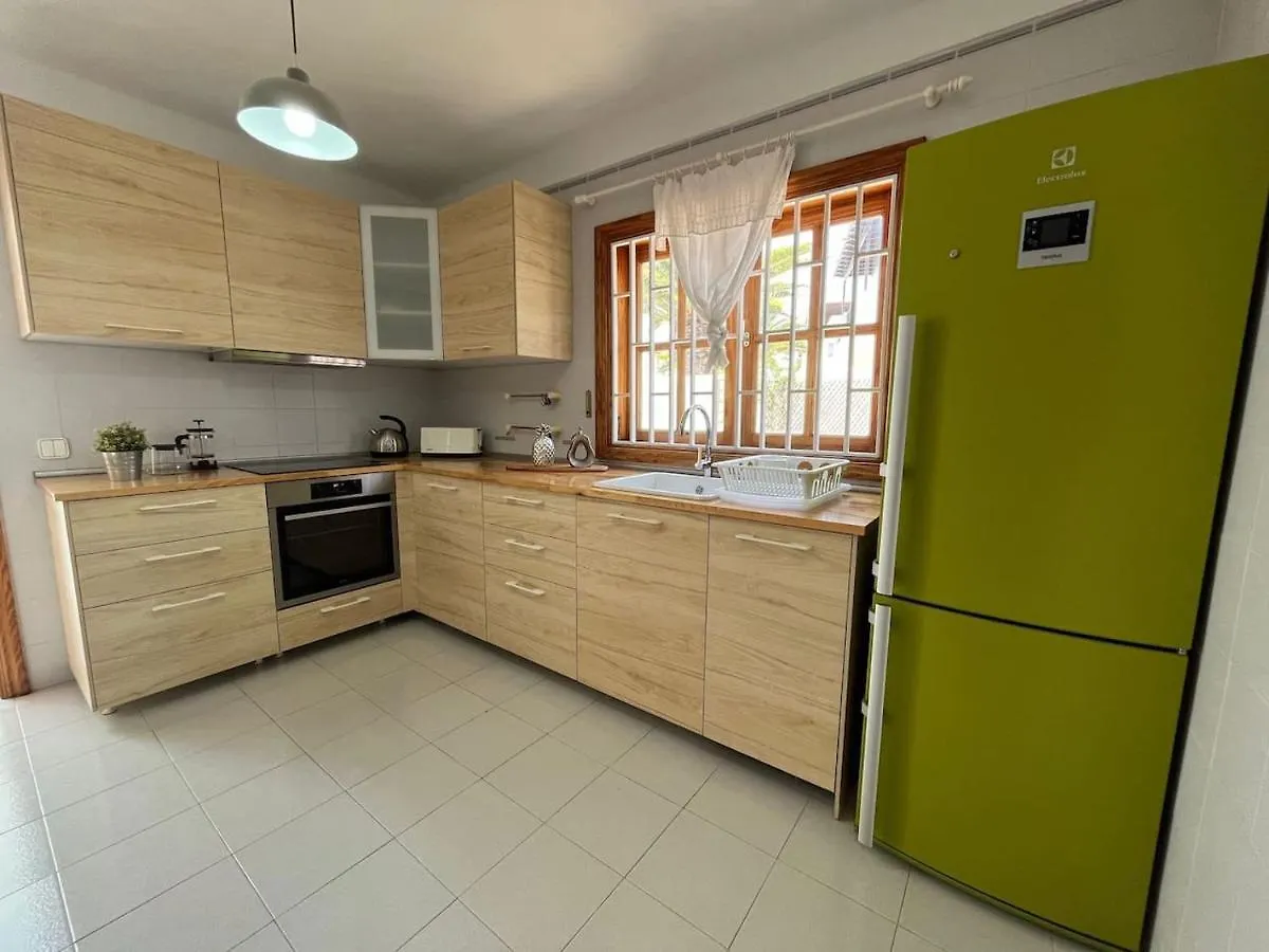 Villa Anna With Heated Pool Puerto del Carmen  Spanien